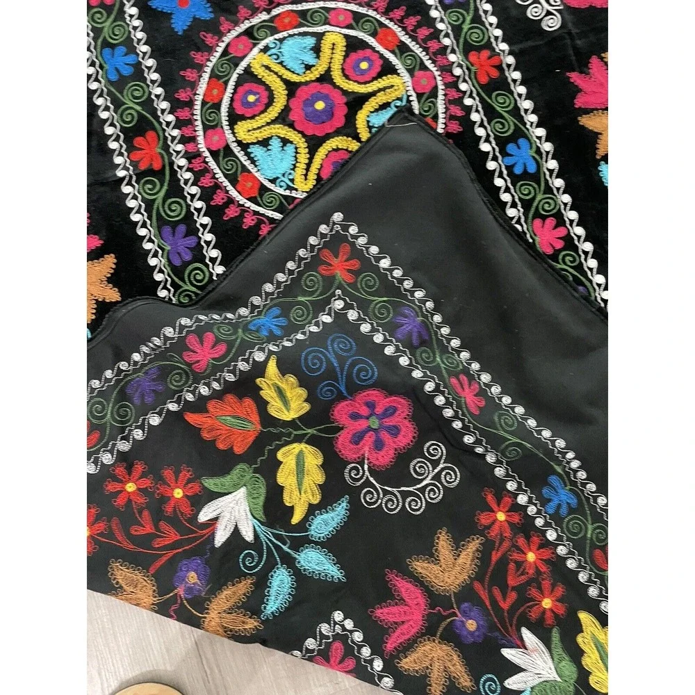 Vtg‎ Uzbek Suzani Handmade Embroidery on Velvet Tablecloth Wall Hanging 53
